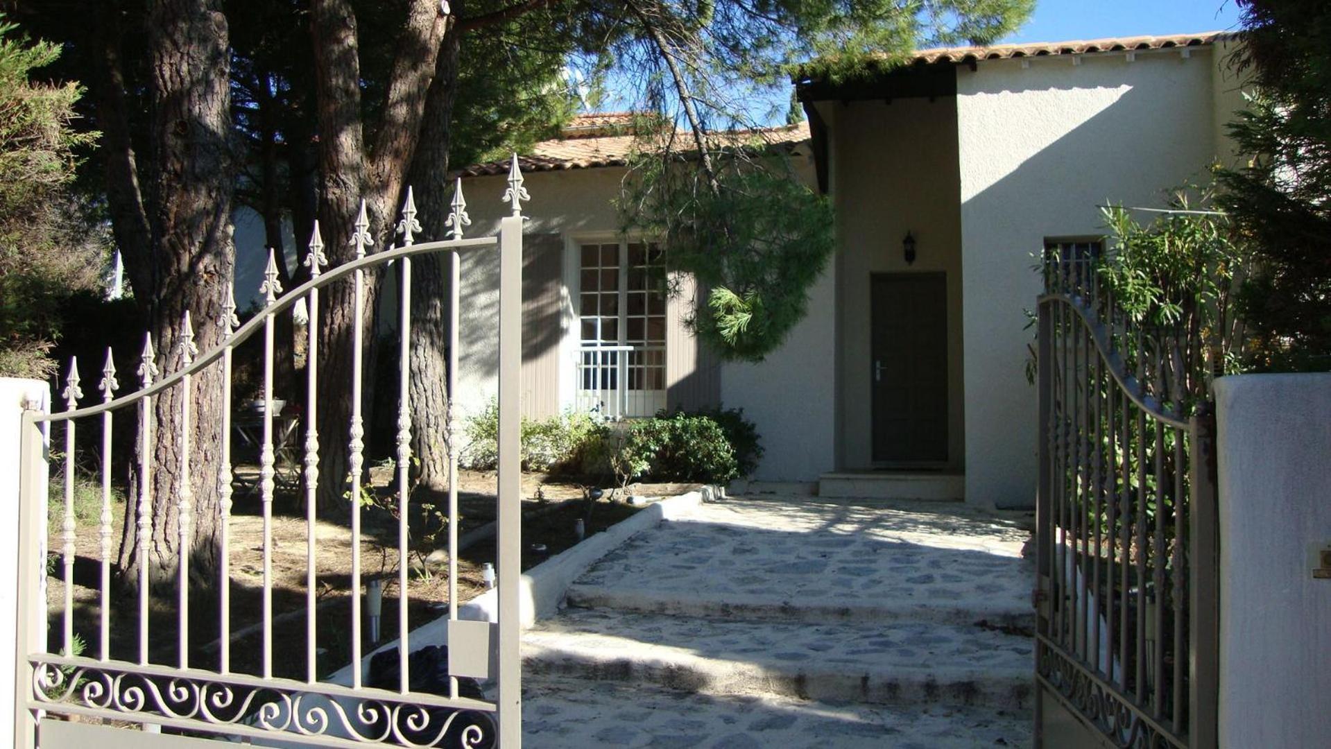 Bed and Breakfast La Fille Du Berger Puissalicon Exterior foto